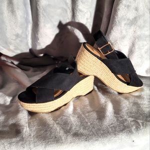 🚨REDUCED!!  Black and Strapy